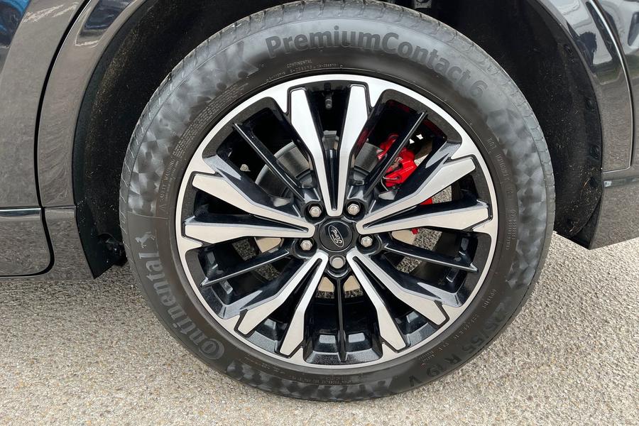 Ford KUGA Photo autoimg-f1ac01371e407412294d44784629e2e6bd487a18.jpg