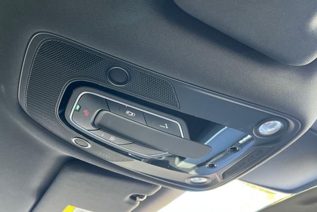 AUDI Q8 E-Tron Photo 35