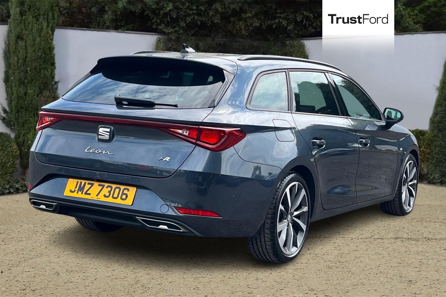 SEAT LEON Photo 3
