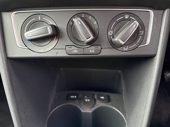 VOLKSWAGEN Polo Photo 31
