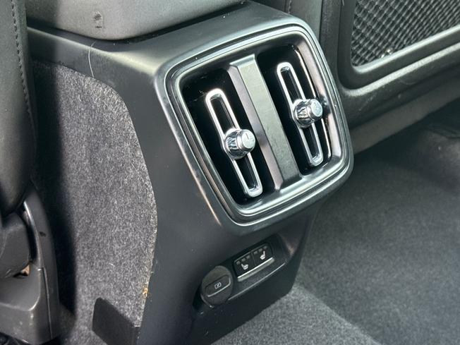 VOLVO Xc40 Photo 40