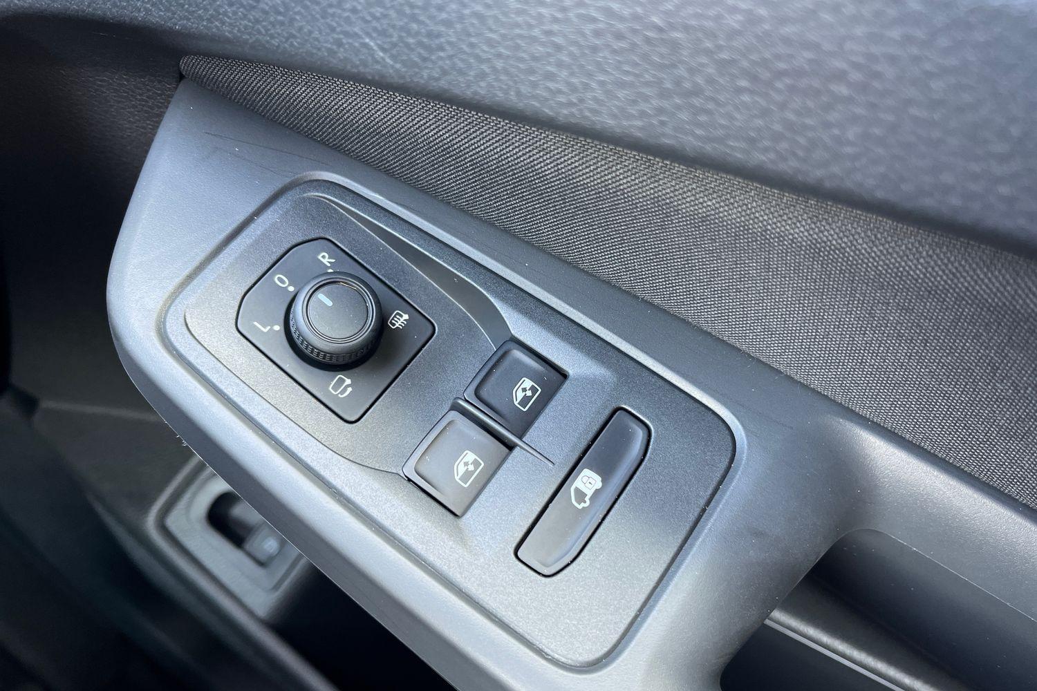 Ford TRANSIT CONNECT Photo 16