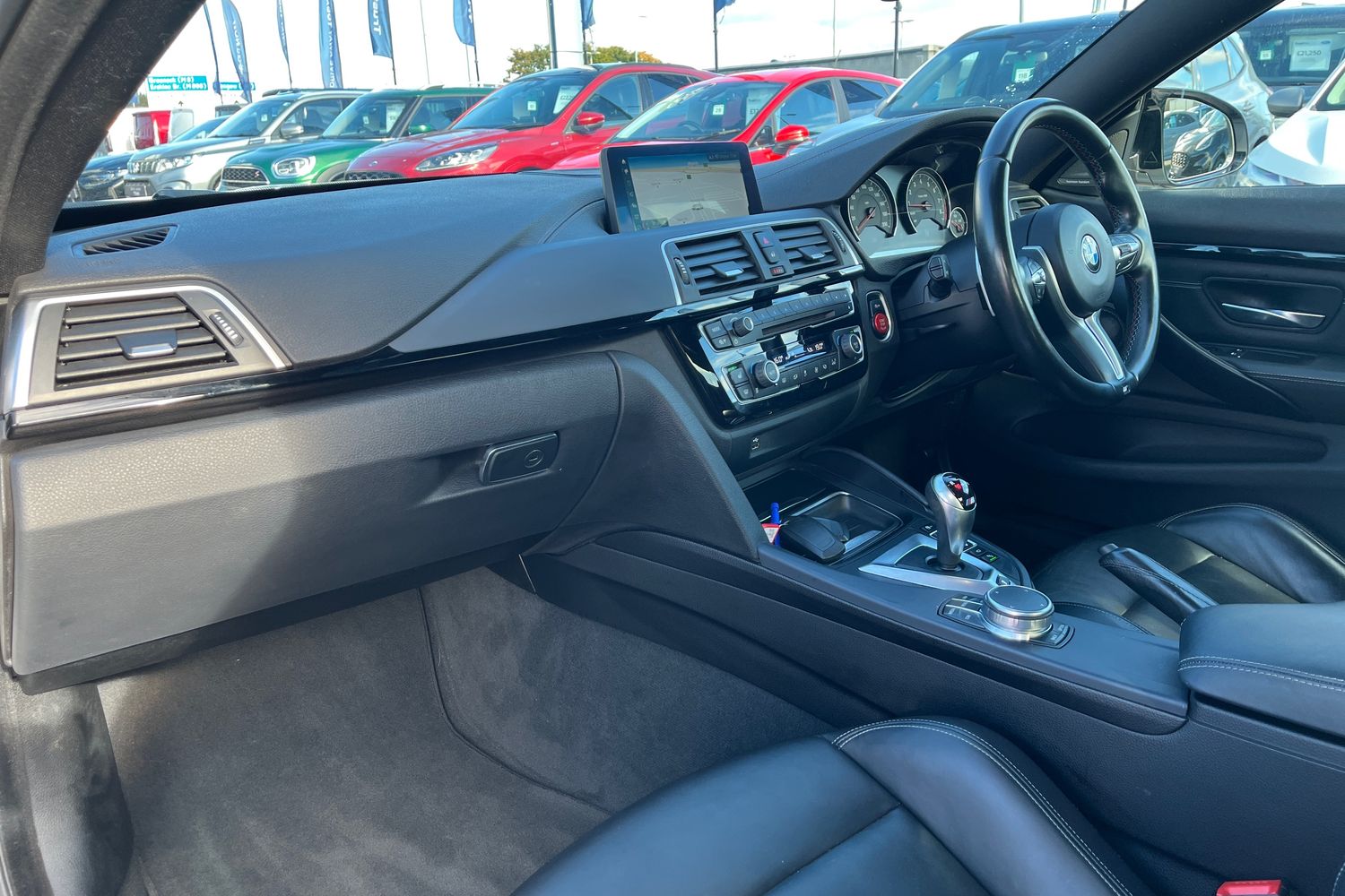 BMW M4 Photo 17