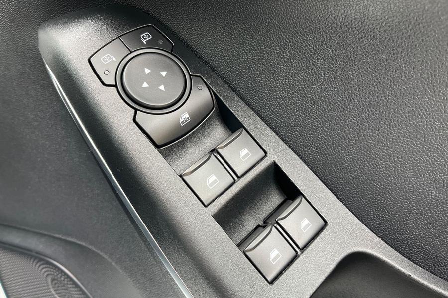 Ford Fiesta Photo autoimg-f1bad3749b4b3ddd6026d12e8f187b76ed6b476f.jpg