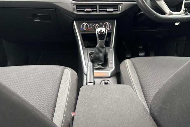 VOLKSWAGEN Polo Photo 33
