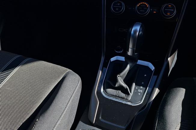 VOLKSWAGEN T-Roc Photo 24