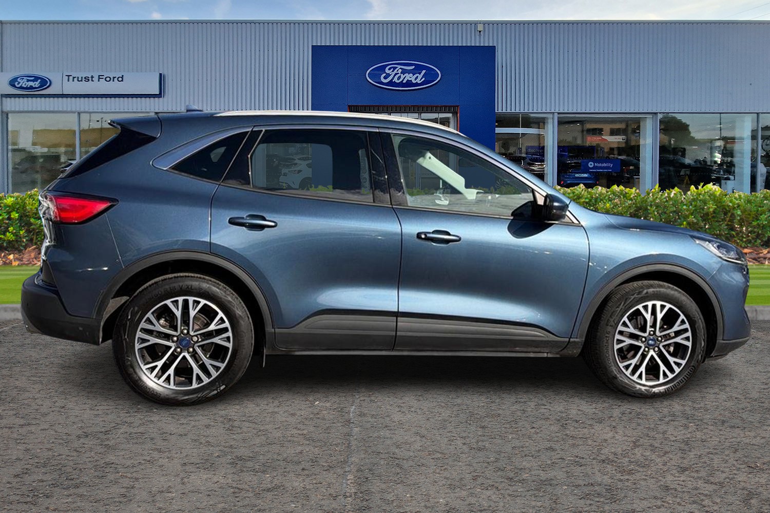 Ford KUGA Photo 2