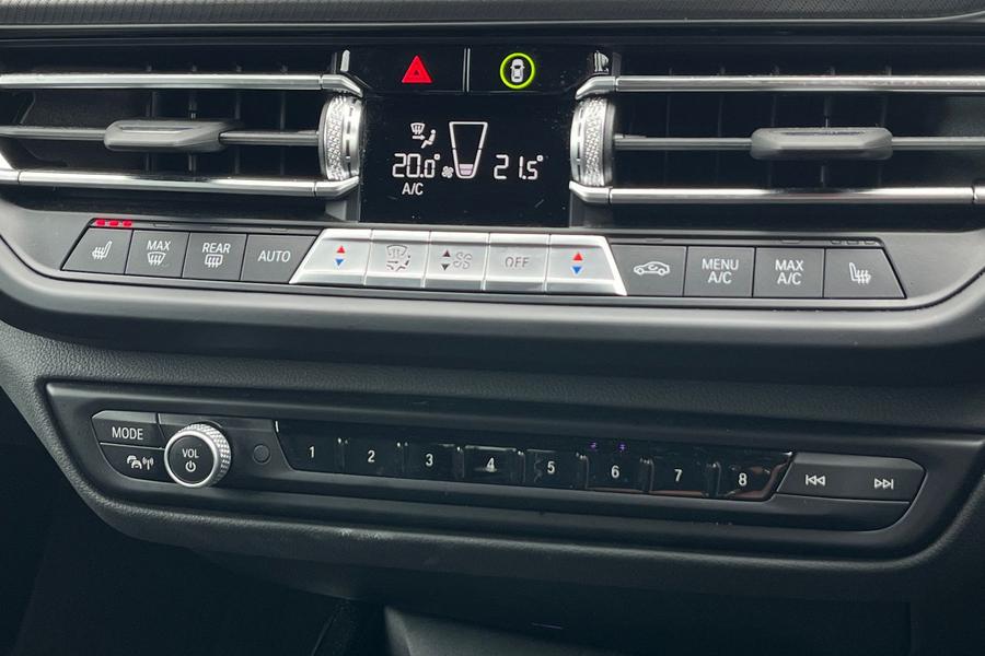 BMW 2 SERIES Photo autoimg-f1c5b934b8b4a65786ada94679673db88a5e6e0b.jpg