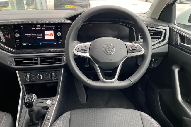 VOLKSWAGEN Taigo Photo 11