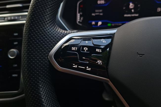 VOLKSWAGEN Tiguan Photo 16
