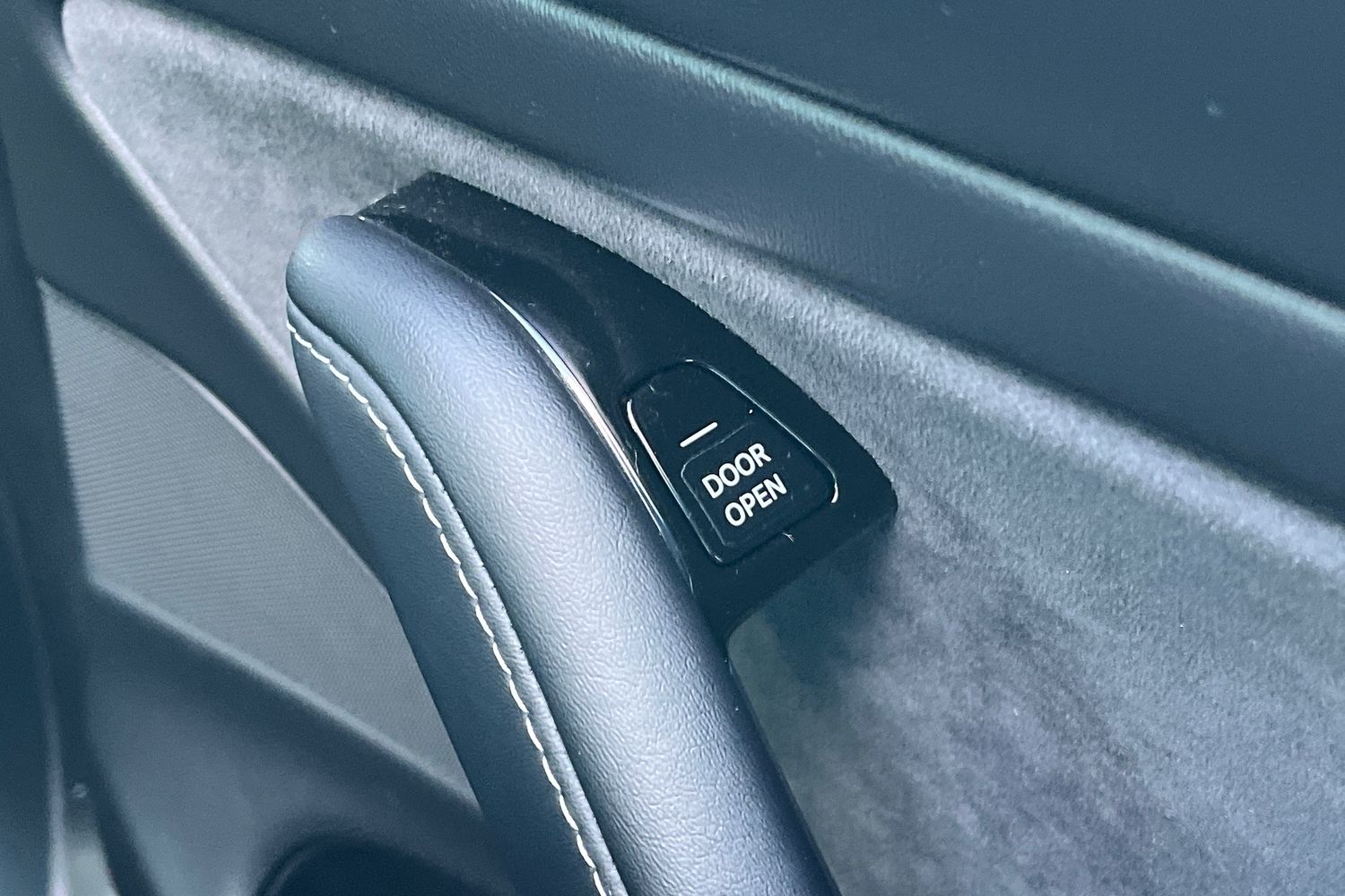 TESLA MODEL 3 Photo 30