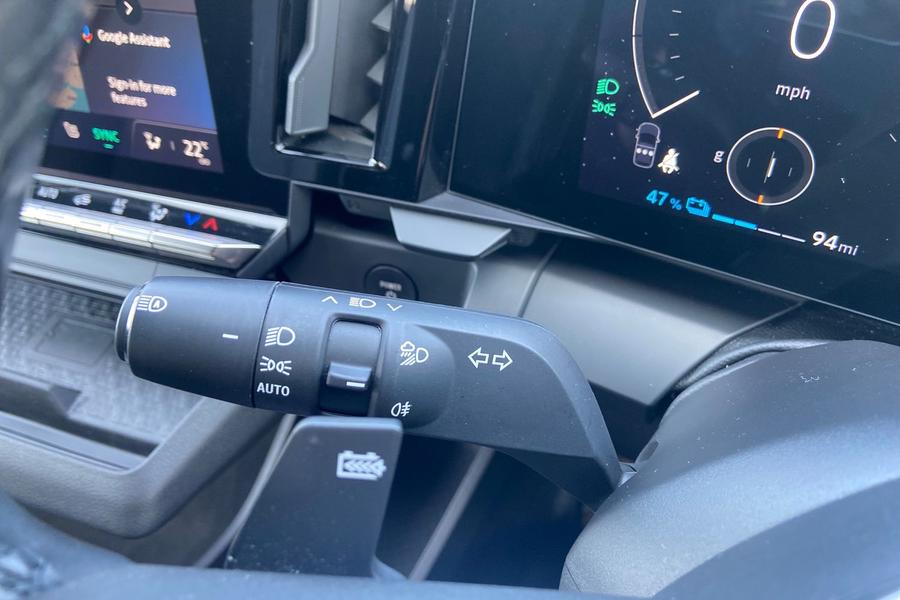 Renault MEGANE E-TECH Photo autoimg-f1d48d5e8a31a529eaa0578e83b93521f5a1d229.jpg