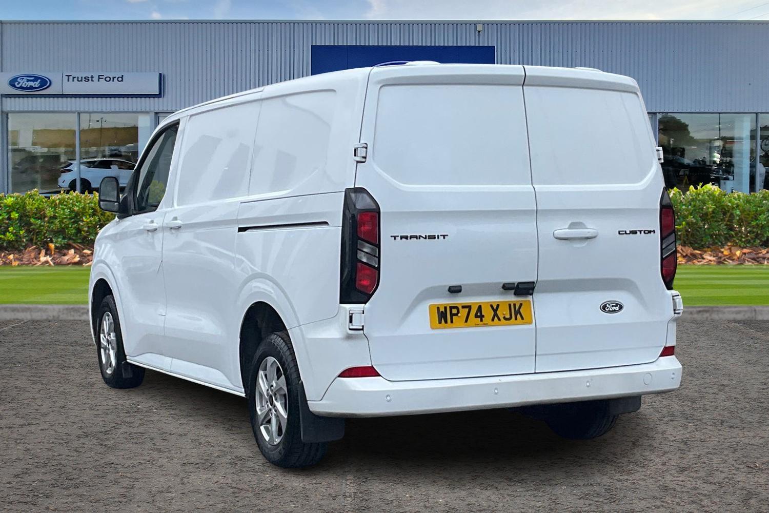 Ford TRANSIT CUSTOM Photo 1