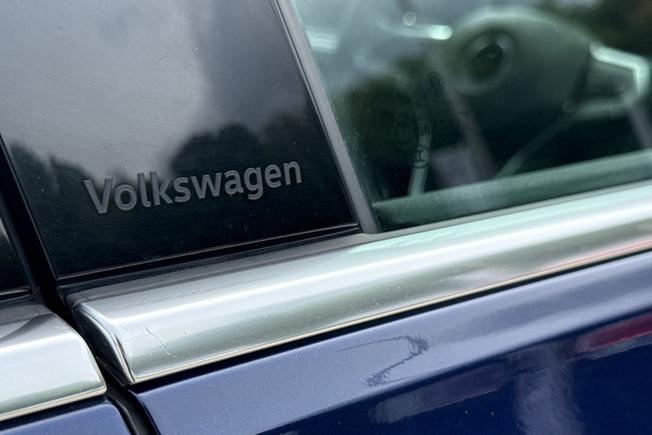 VOLKSWAGEN Golf Photo 23