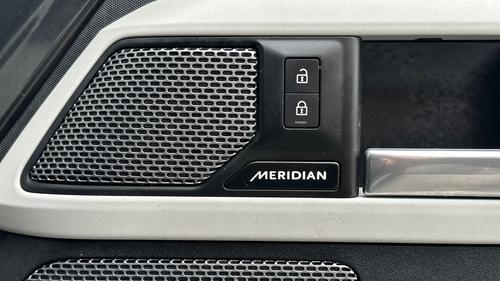 Land Rover Defender Photo autoimg-f1def26fb25a3b5b00170e8f1edafd1cd758c495.jpg