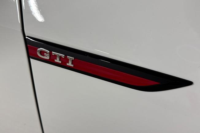 VOLKSWAGEN Golf Photo 33