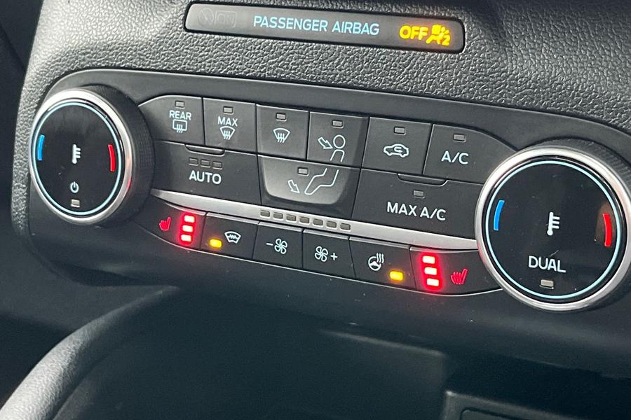 Ford Kuga Photo autoimg-f1e1a07bf198b7a35facc5601d3151a3a4136c0f.jpg