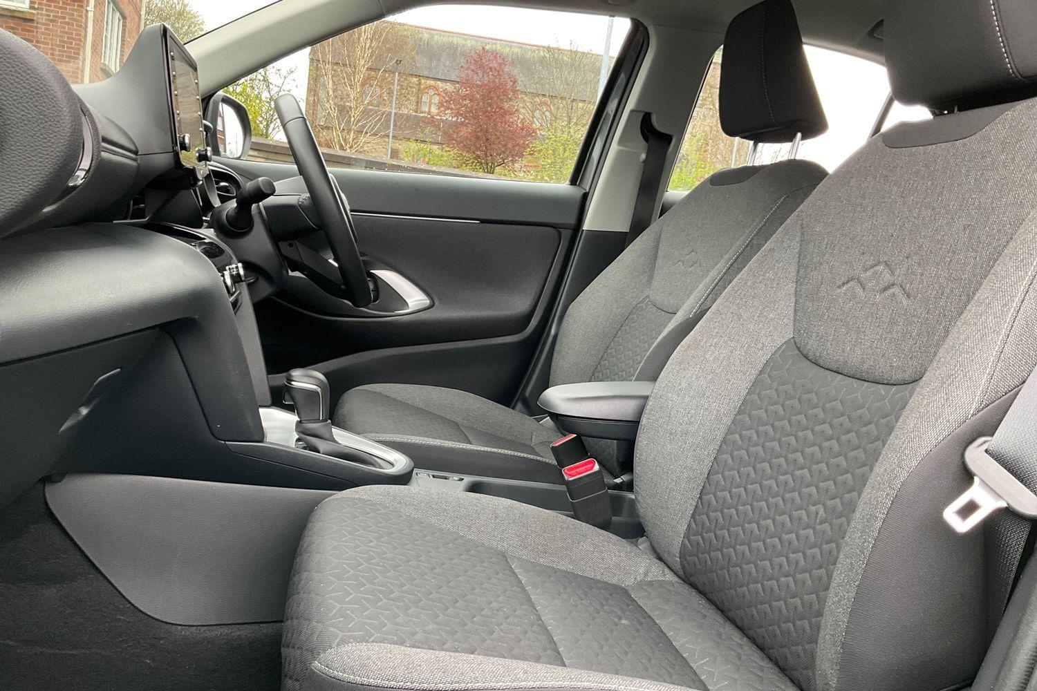 Toyota YARIS CROSS Photo 18