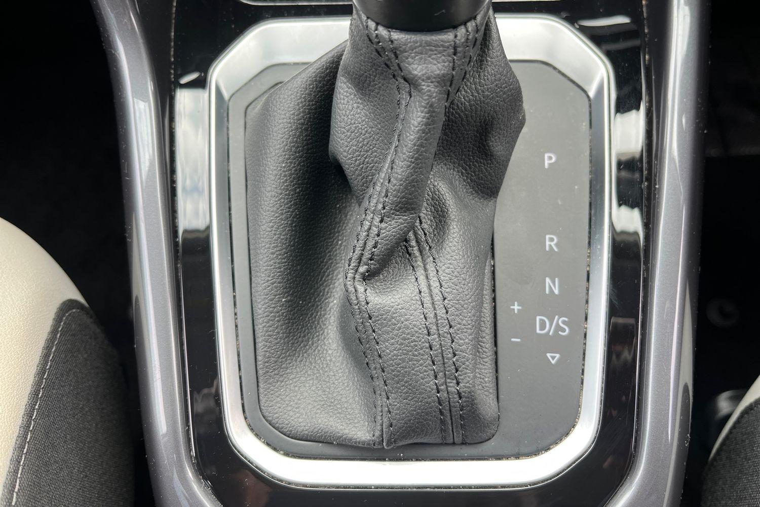 Volkswagen T-Roc Photo 22
