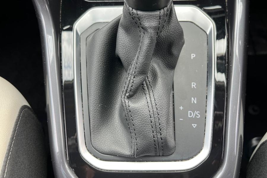 Volkswagen T-Roc Photo autoimg-f1e7081ee0fa2721b54484c501face2b4010dcc4.jpg