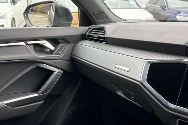 AUDI Q3 Photo 37