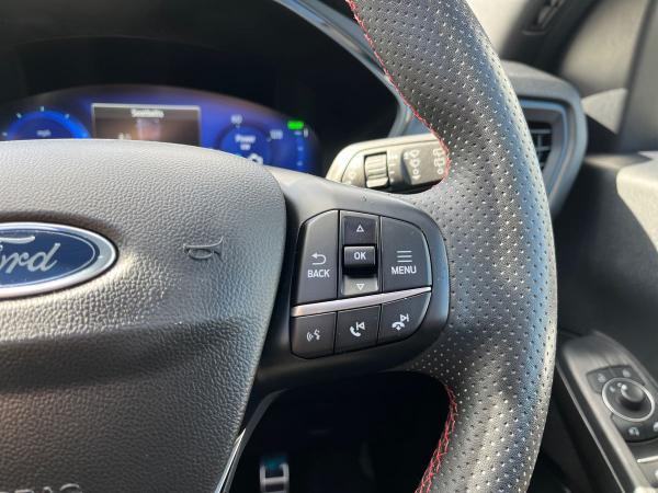 Ford Kuga Photo autoimg-f1ecc88511ed949d037cdc96e442aac4d905cb16.jpg