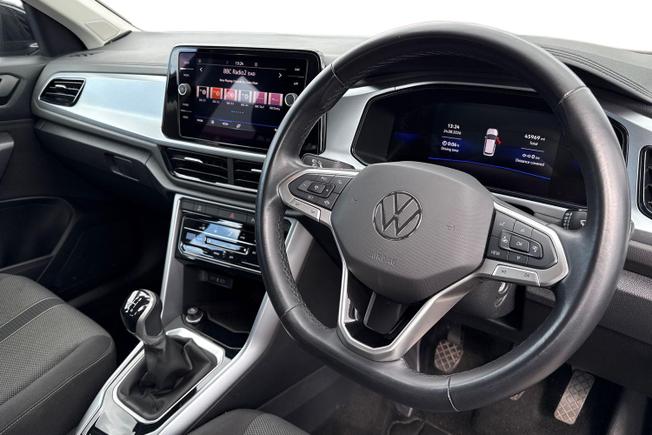 Volkswagen T-Roc Photo 6