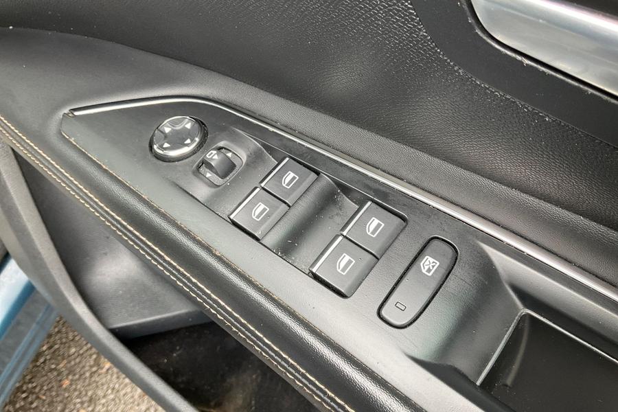 Peugeot 5008 Photo autoimg-f1f2adea78d31334252a84cec1de35ac8692b520.jpg