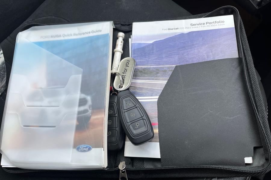 Ford KUGA Photo autoimg-f1fa64cdc2d4903bb5c30d9df7af0e759a2ffd7c.jpg
