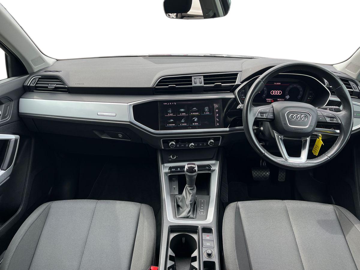 Audi Q3 Photo 9