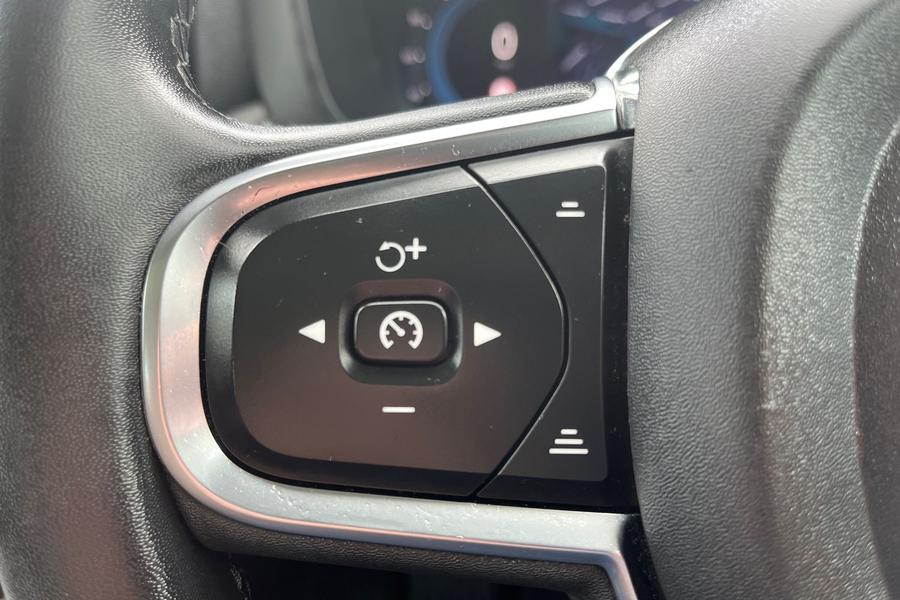 Volvo XC60 Photo autoimg-f2053603819a0a54cde15d9986a6172cfe26d9db.jpg