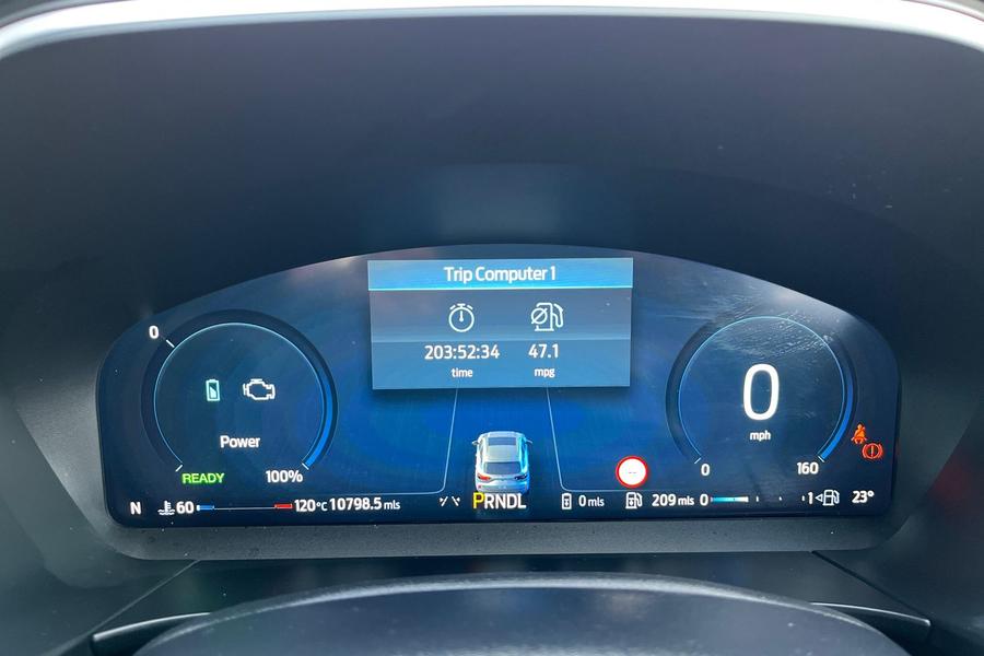 Ford KUGA Photo autoimg-f20596f6140a1bbfd411871f67d6b1814d4c534c.jpg