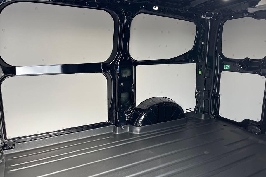 Used Ford TRANSIT CUSTOM LMZ4010 4