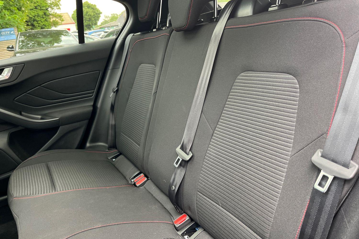 Ford FOCUS Photo 19
