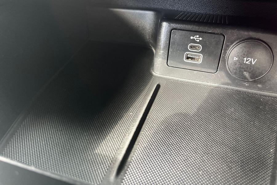 Ford FOCUS Photo autoimg-f214a186865e451a3b80d93dcab95edfec98ee70.jpg
