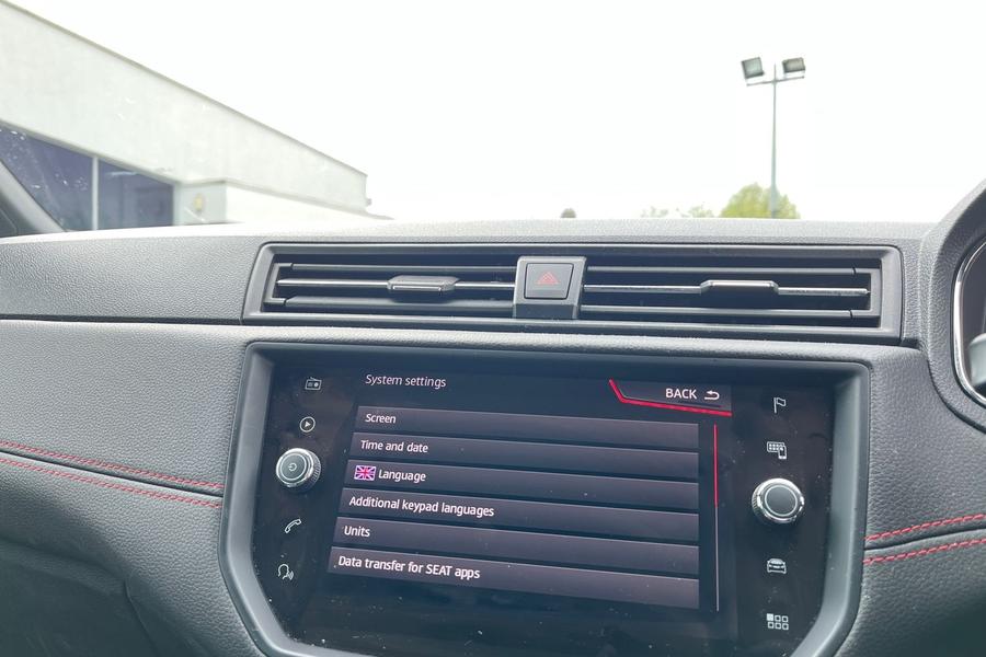 SEAT ARONA Photo autoimg-f2158fec686050f9ba5dca7254005b4f61a59bea.jpg