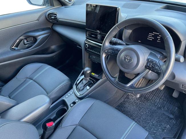 TOYOTA Yaris Cross Photo 6