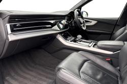 AUDI Q7 Photo 2