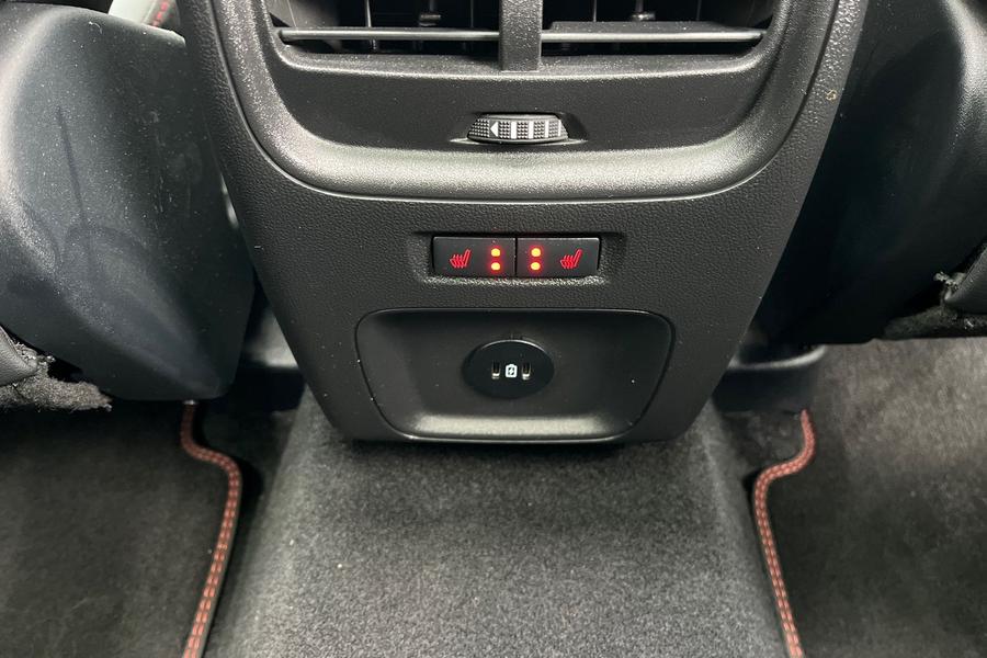 Ford KUGA Photo autoimg-f21f60bb07b1c4517c49c6246f7b3aa80146af61.jpg