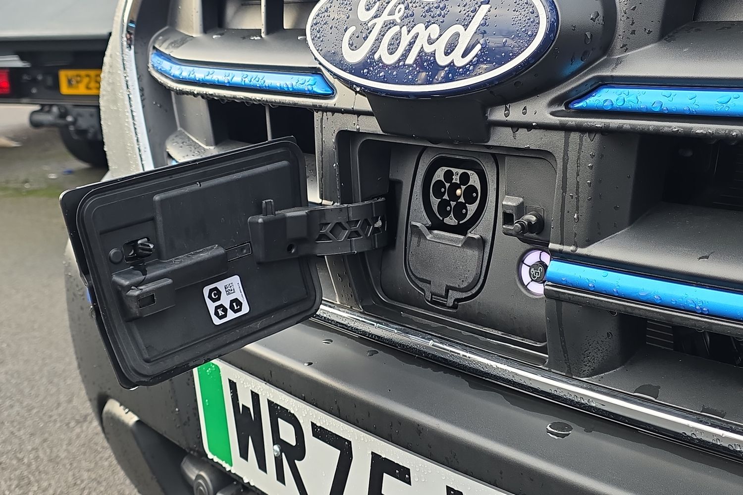 Ford E-TRANSIT Photo 17