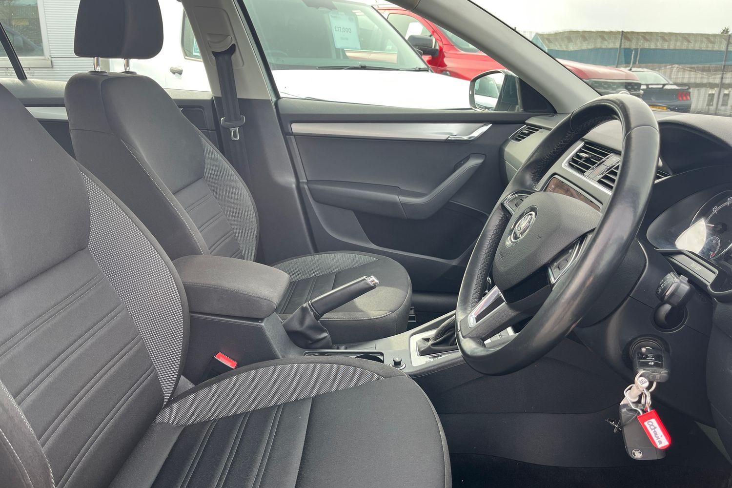 Skoda OCTAVIA Photo 16