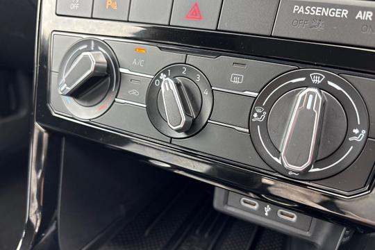Volkswagen T-cross Photo autoimg-f227ab2fd4c5af4c898bb0cd7170ccf62071d98b.jpg