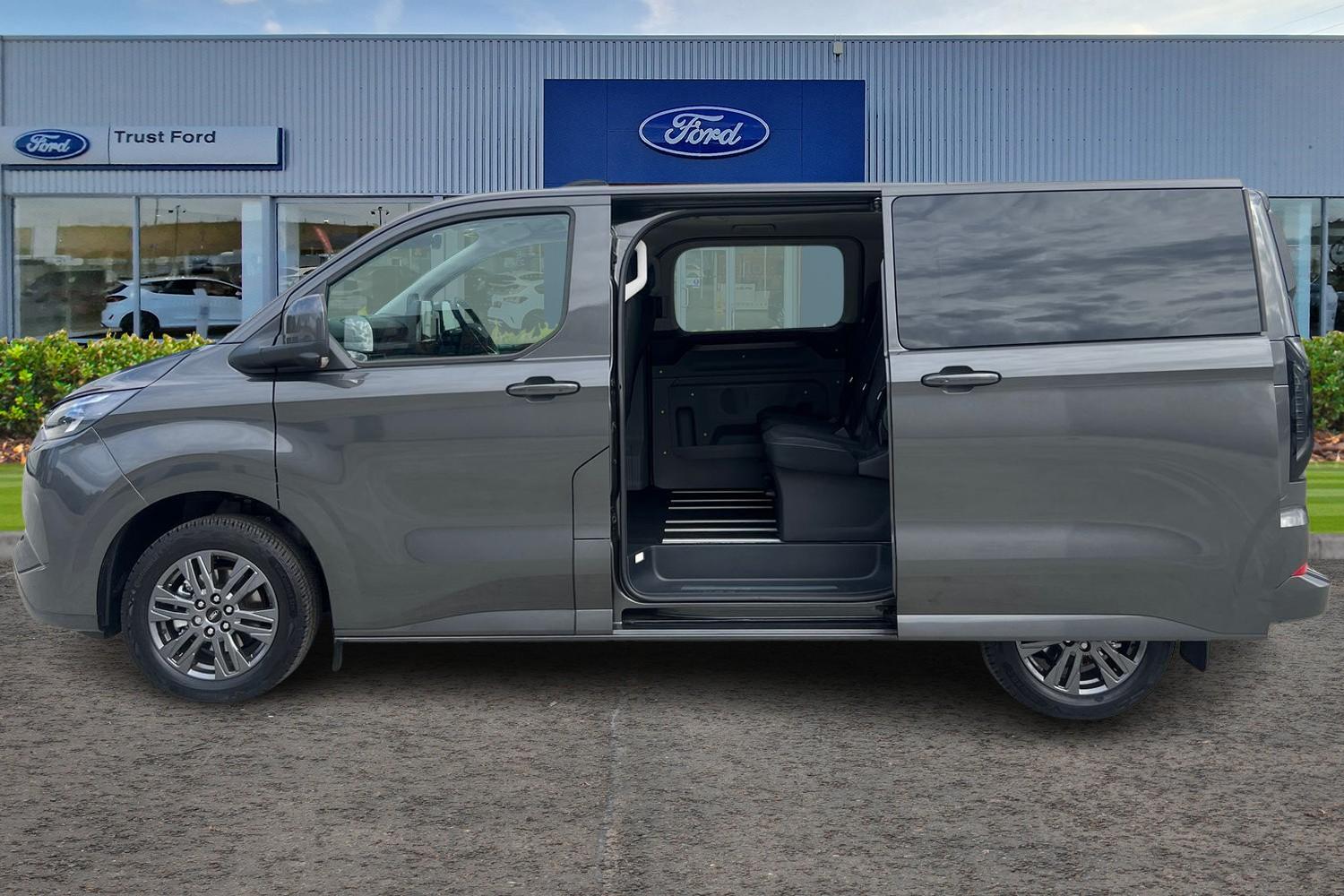 Ford TOURNEO CUSTOM Photo 4