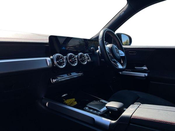 Mercedes-Benz EQB Photo autoimg-f22d36380d1d8e670b7ae2ad2e0dda9110747b1e.jpg
