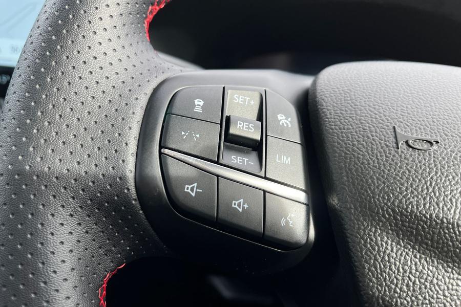 Ford Kuga Photo autoimg-f22dd6ce8e7647e4694ca5895e31c814e9e45065.jpg