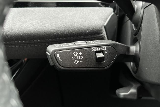 Audi  Q6 SUV Photo 36