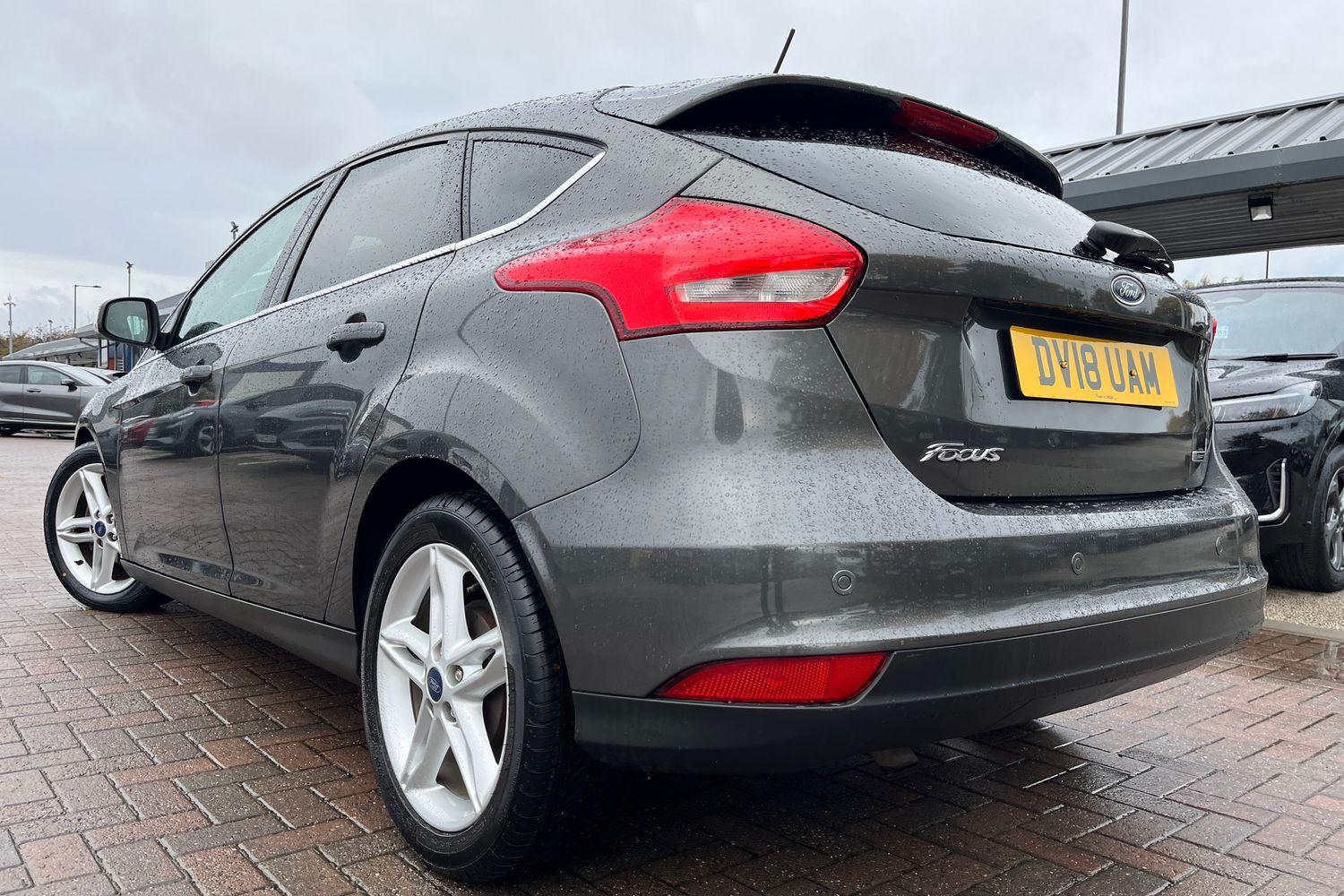 Ford Focus Photo 37