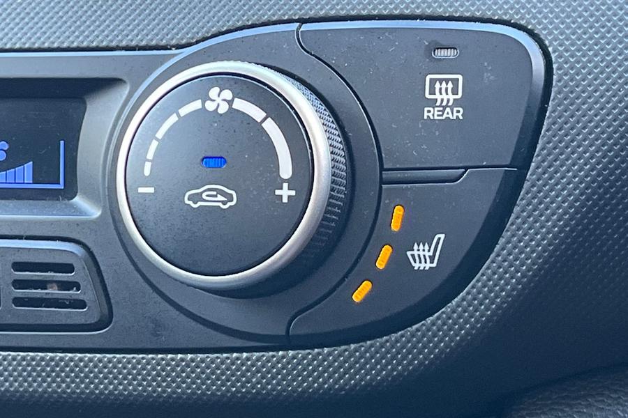 Hyundai i10 Photo autoimg-f2321cc16f78856a53accf708dddb7183b2d7f27.jpg