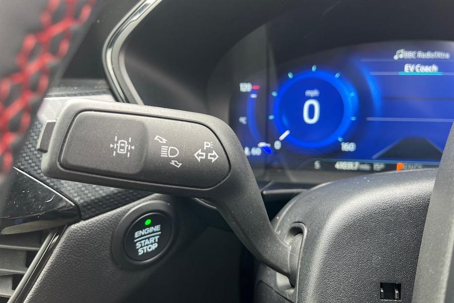 Ford KUGA Photo autoimg-f232fe067ee2a34e338b9bf93890f3f54e965361.jpg