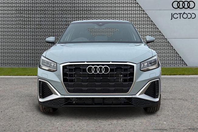 AUDI Q2 Photo 8